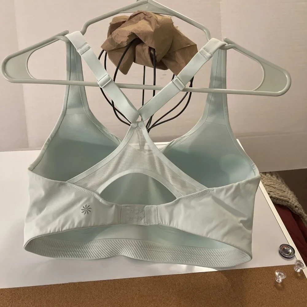 Athleta Womens Sports Bra‎ Size 38DD Sea Foam Blue Cross Strap Back Soft Cup